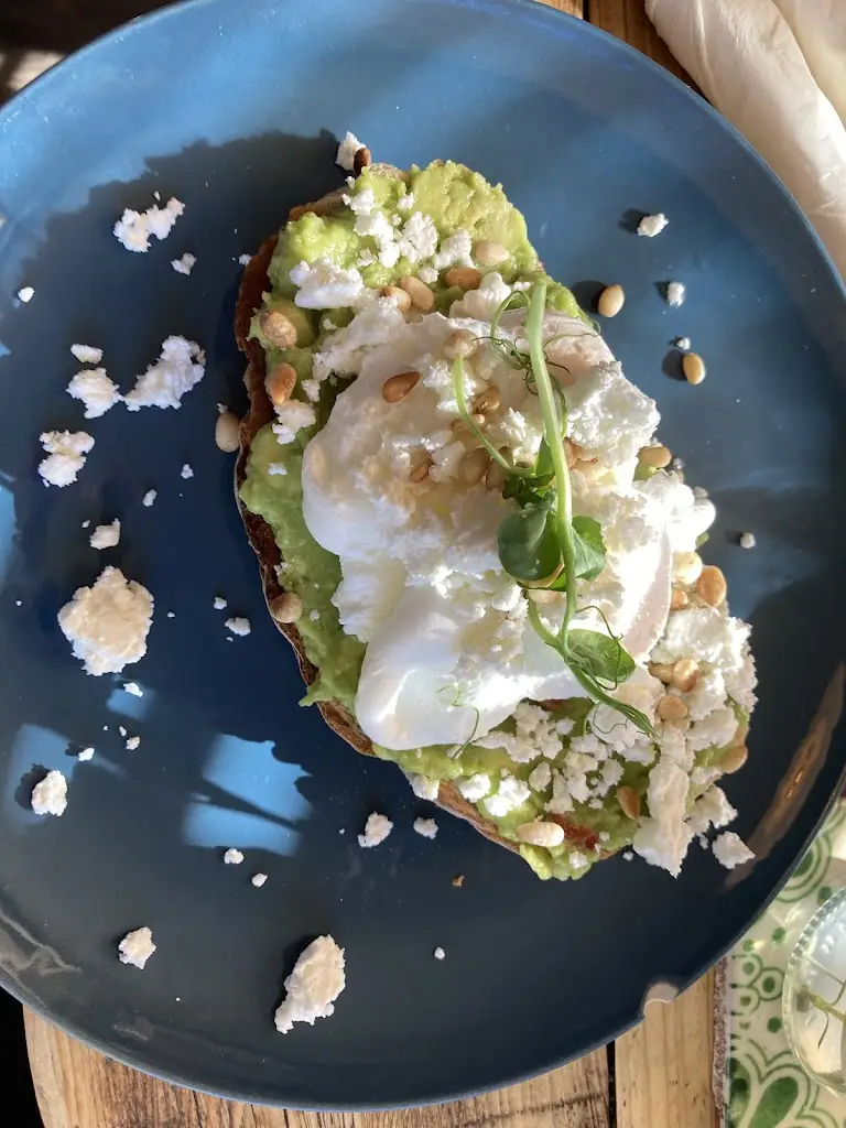 Menu_The Lions Den Cafe_Haslemere_image_6