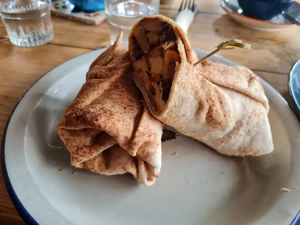 Constantin P_The Lions Den Cafe_Haslemere_review