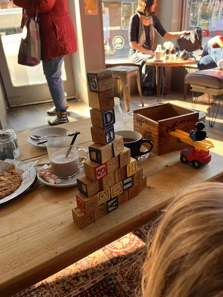 Steve Mason_The Lions Den Cafe_Haslemere_review