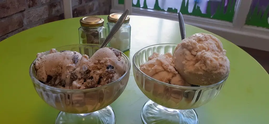 Menu_Dylan's Ice Cream Haslemere_Haslemere_image_7