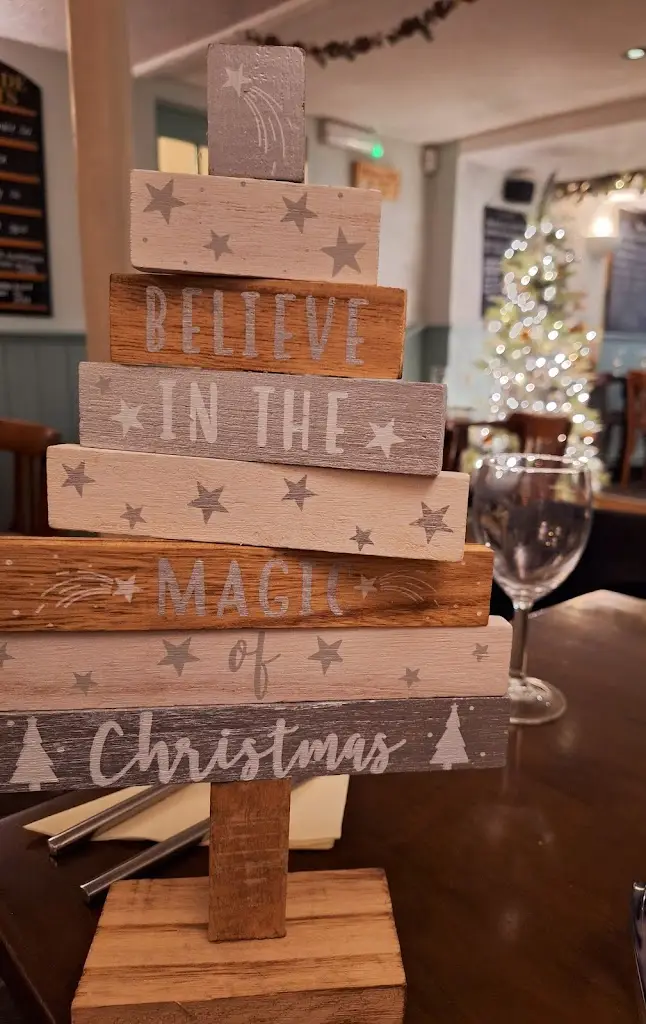 Trish Griffiths_The Wheatsheaf Pub_Hatfield Peverel_review