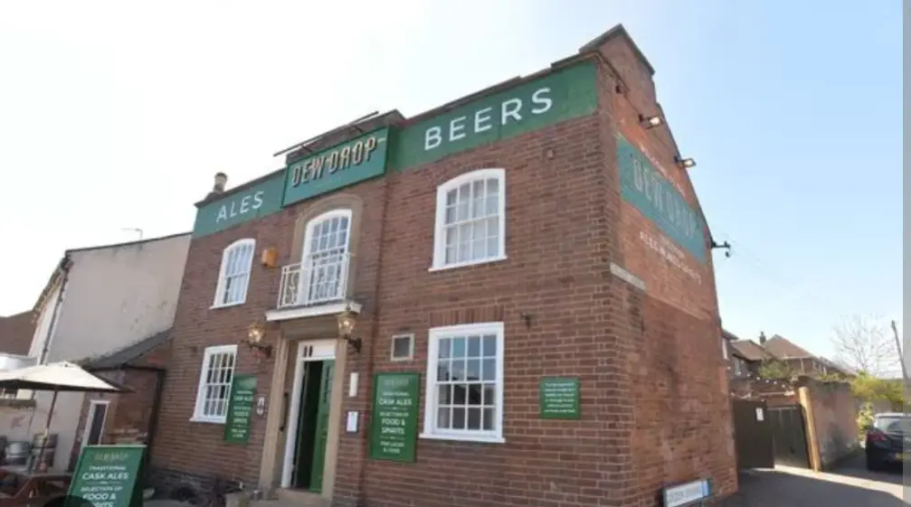 alex burton_Dew Drop, Hathern_Hathern_review