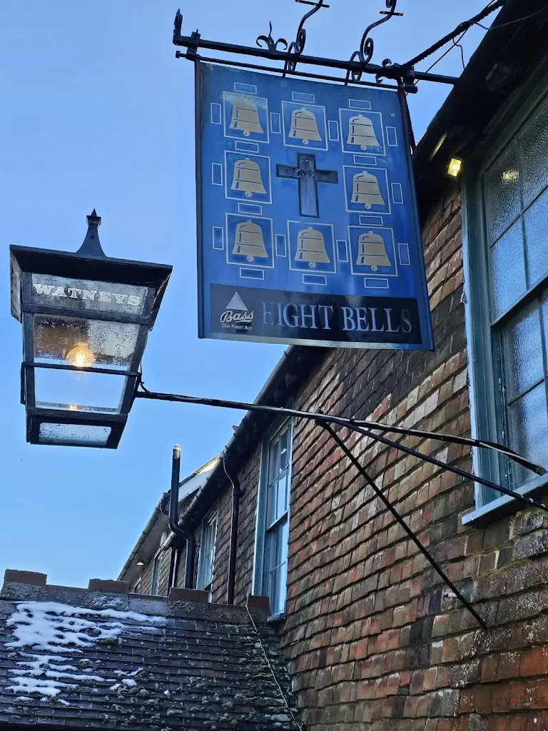 Valerie D_The Eight Bells_Hawkhurst_review