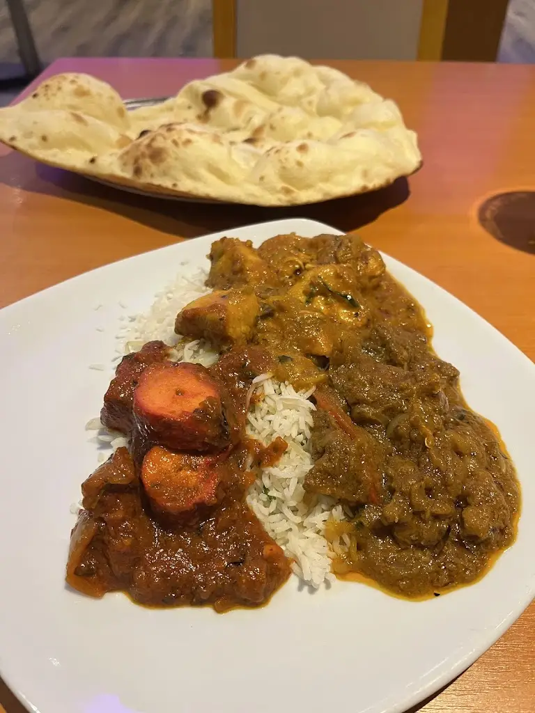 The Parvin Indian Restaurant_Haxby_slider_image_3