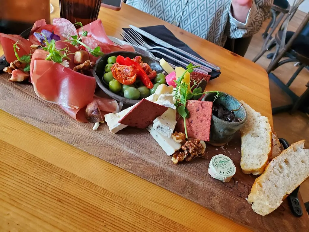 Quinns Wine Café and Kitchen_Haxby_slider_image_2