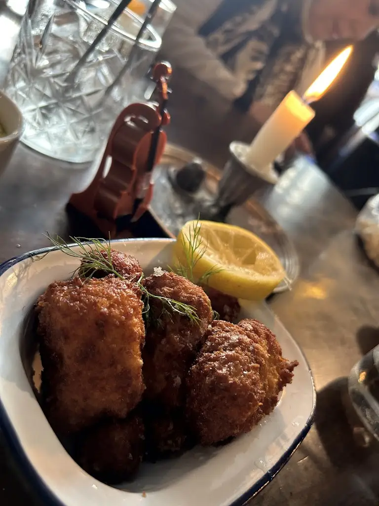 Marcus James_The Hawthorn_Haworth_review