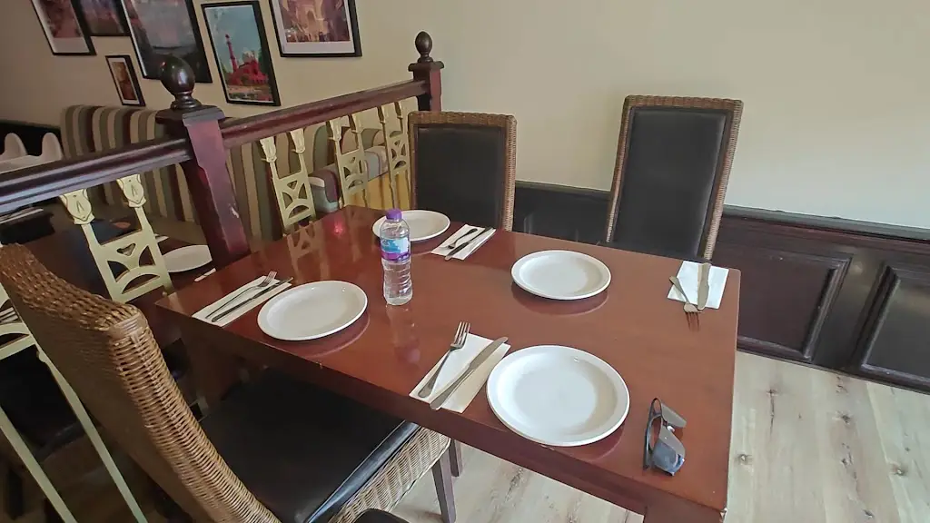 Kdq Sa_LAHORI'S _Banbury_review