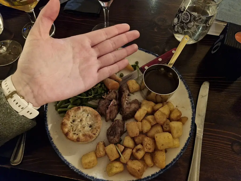 Kay Long_Excavator_Heage_review