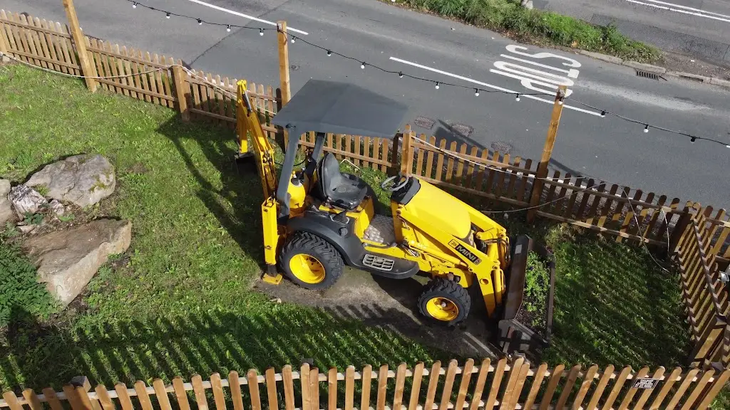 Excavator_Heage_slider_image_2