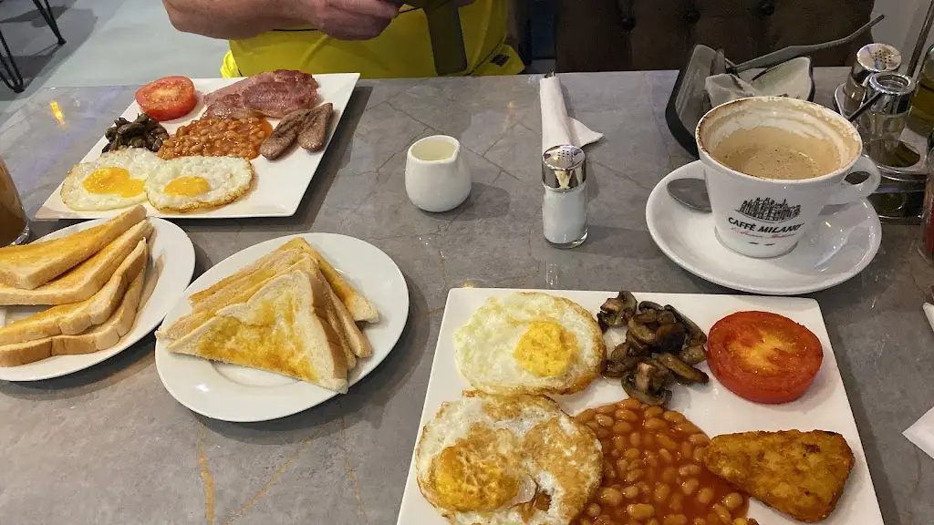 Catherine Devereux_Emilia Coffee and Grill_Hayes_review