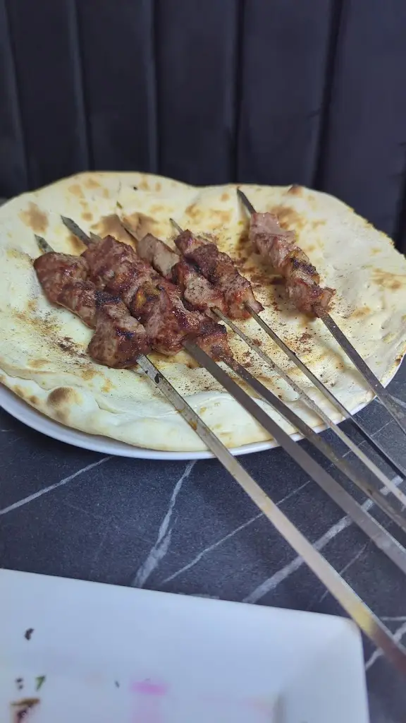 Mystery Guest_Park Shahri Naw Restaurant_Hayes_review