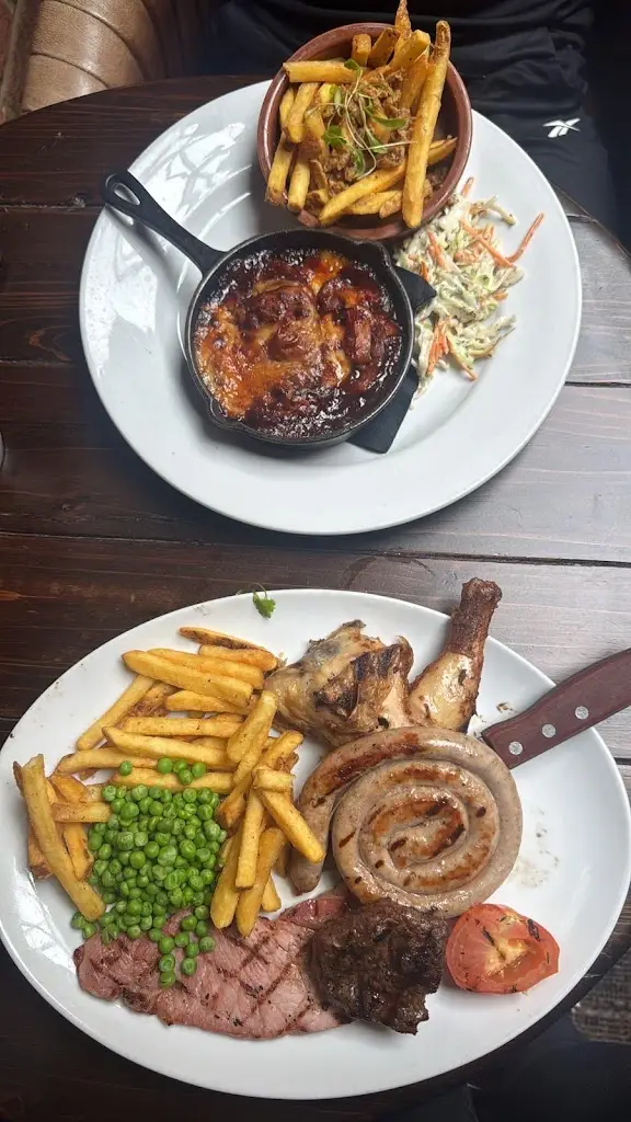J V_Red Lion_Hatfield_review