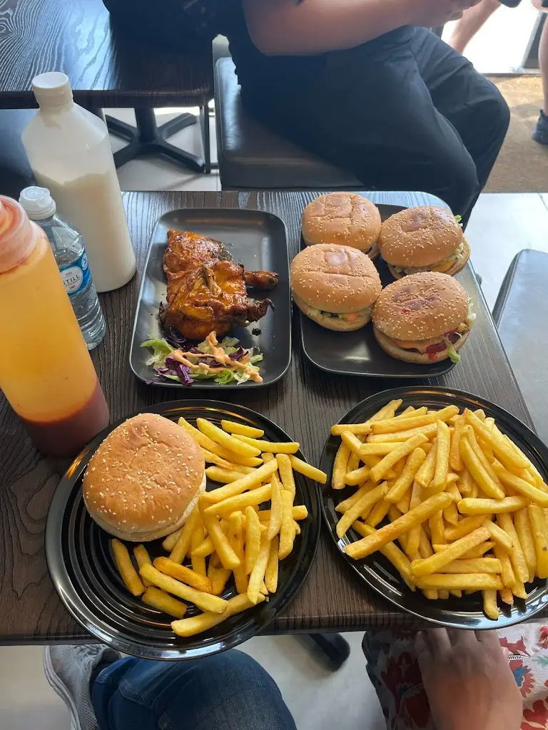 Mahwish Zulfiqar_Krave_Hatfield_recensione