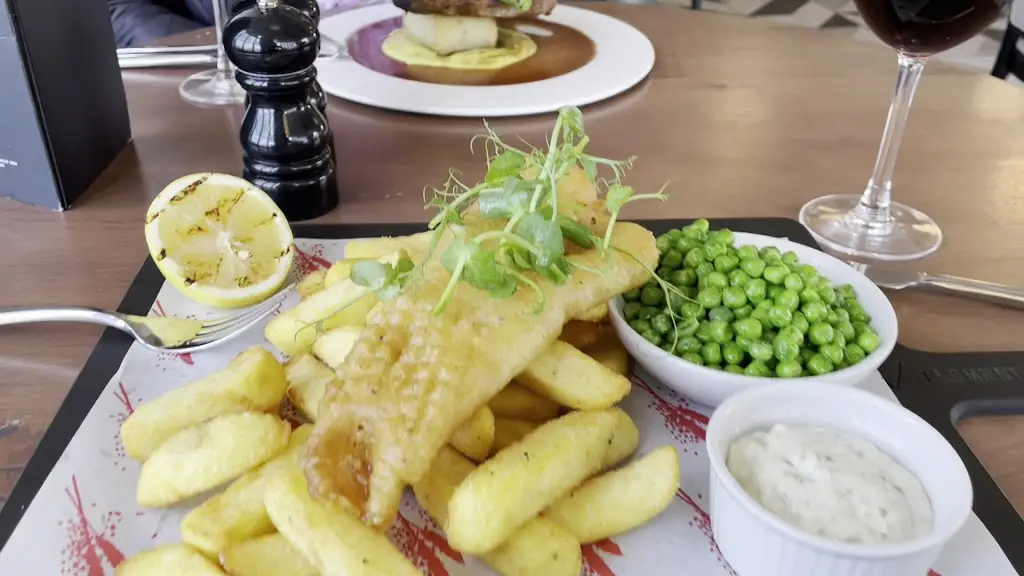 Element Bar & Kitchen_Hatfield_slider_image_2