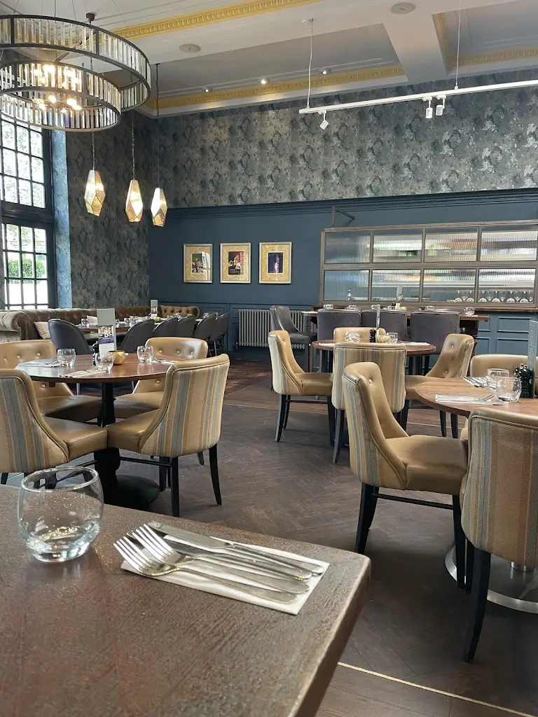 Marios Sergides_Brookmans_Hatfield_review