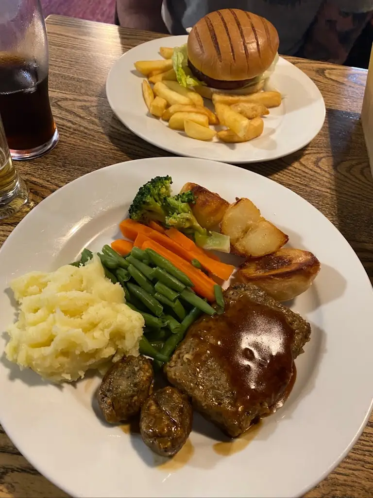 Karlee Isham_Sibthorpe Arms_Hatfield_review