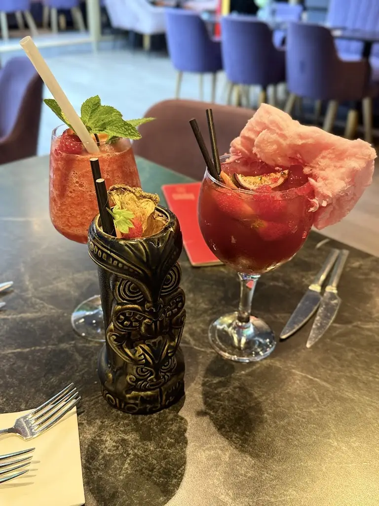 Molly Bodzo_Gräs Restaurant | Lounge_Hatfield_review