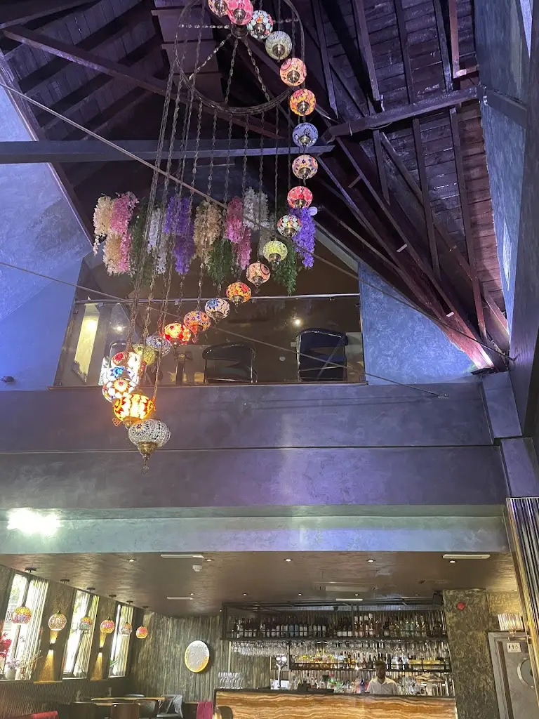 Simon Fisher_Elite Bar Kitchen_Haywards Heath_review