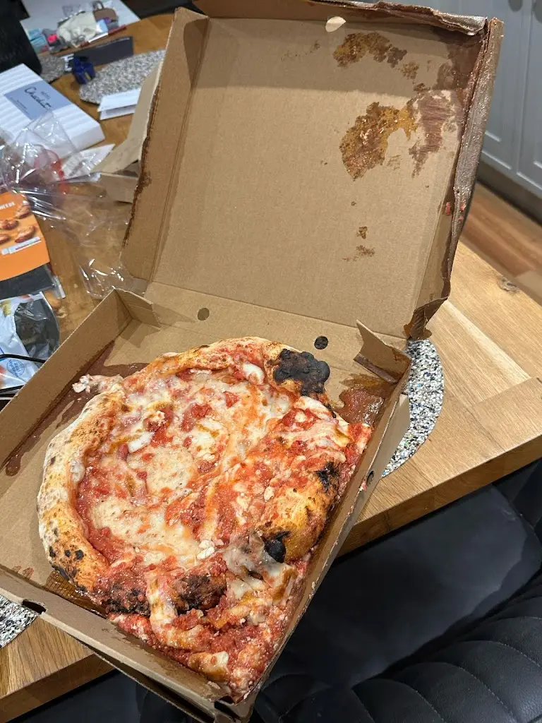 Ben de Souza_The Safari Pizza co, pizzeria and wine bar_Haywards Heath_review