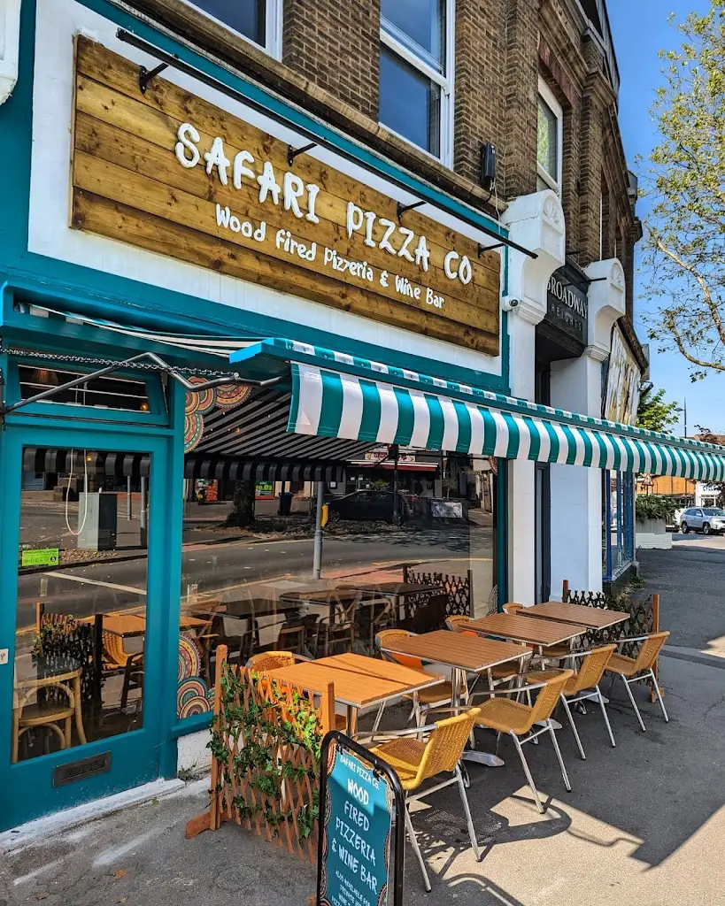 The Safari Pizza co, pizzeria and wine bar restaurant in Haywards Heath