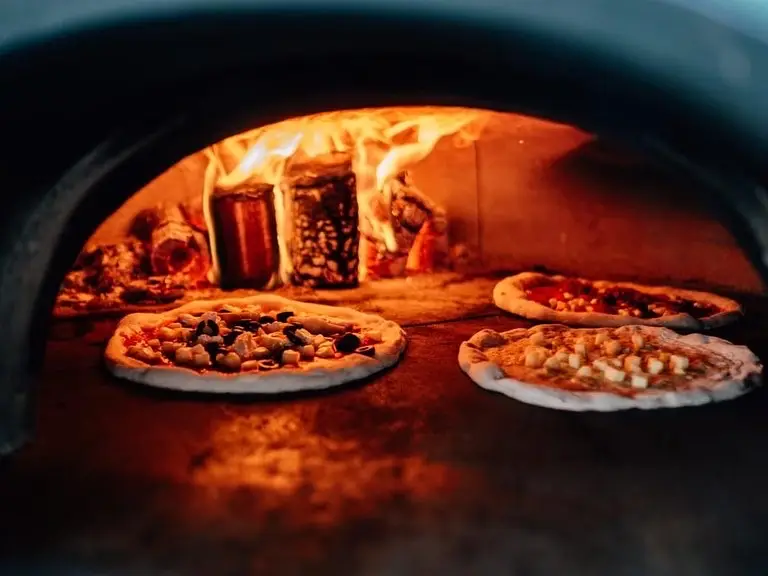 The Safari Pizza co, pizzeria and wine bar_Haywards Heath_slider_image_3