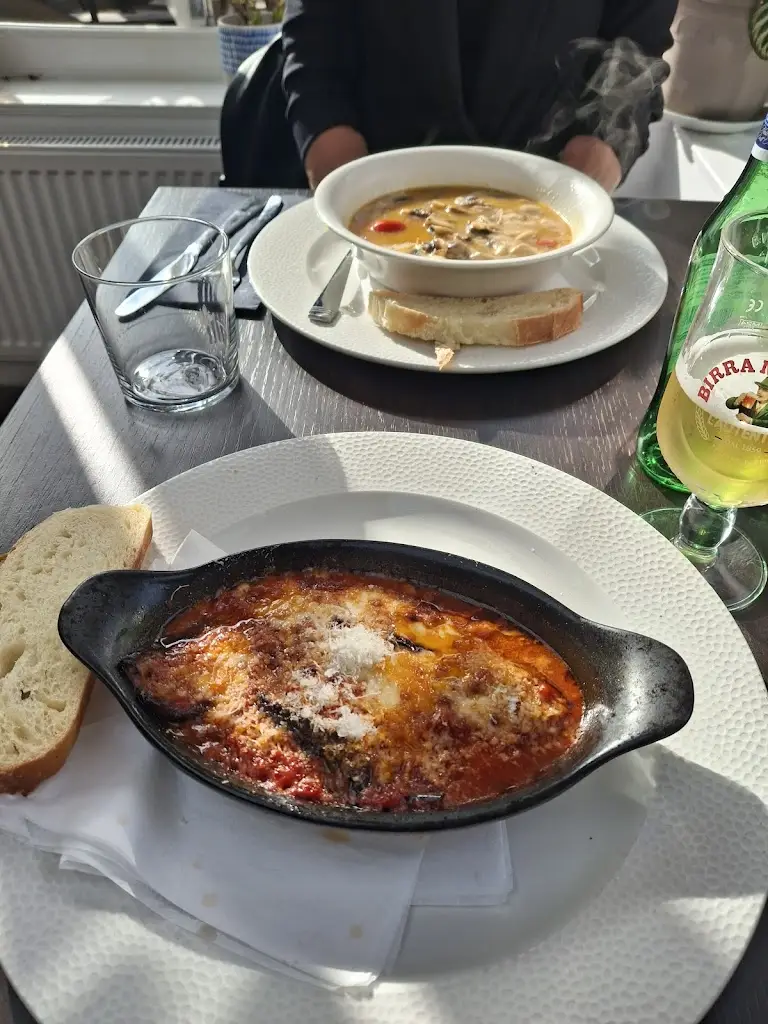 M Bolt_That's Amore Italian Restaurant_Haywards Heath_review