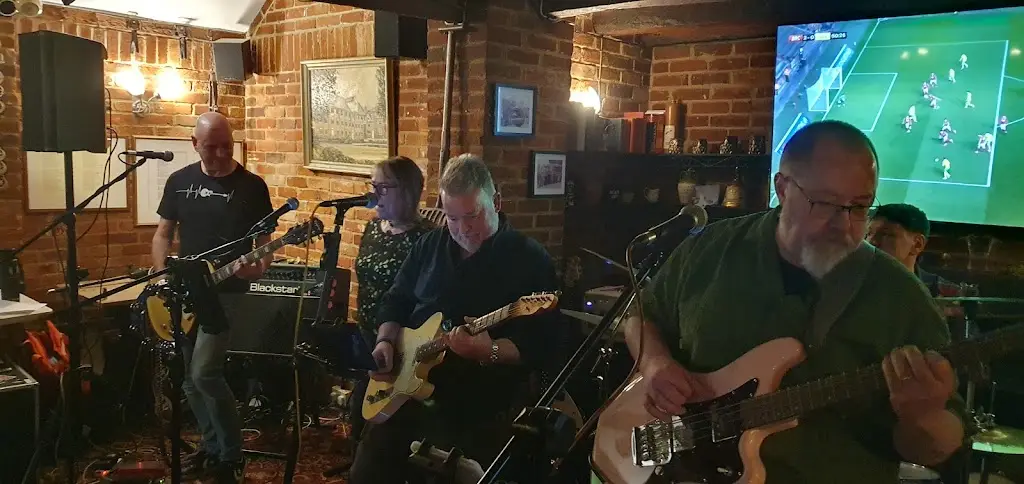 Glenn Bowie_The Unicorn_Aylsham_review