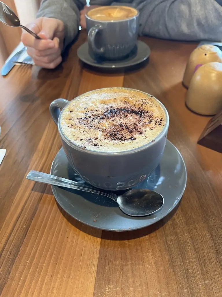 Drifa Sigurbjornsdottir_Isla Bay Seafront Kitchen_Hayling Island_review