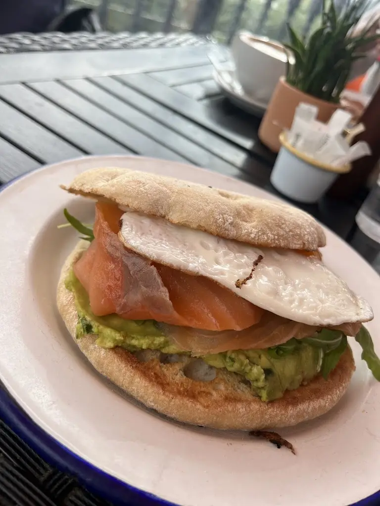 H LC_Salt Shack Cafe_Hayling Island_review