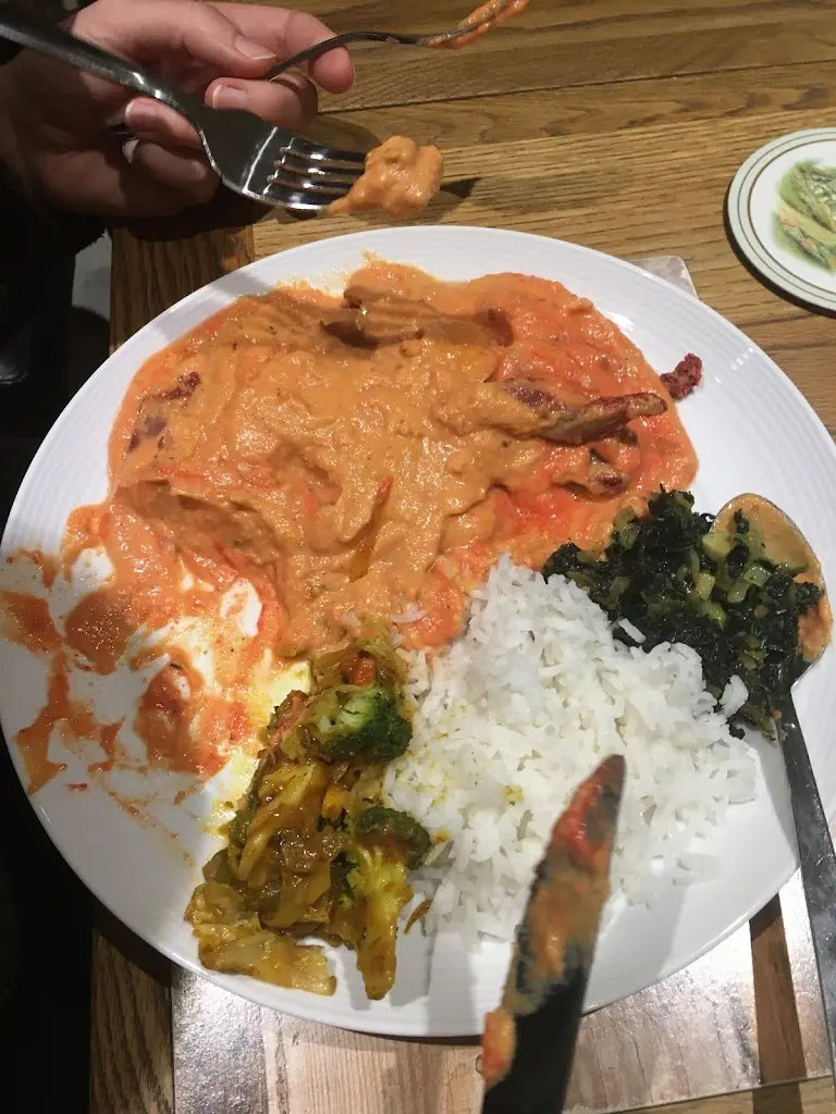 Jamie Warburton_Gate Of India_Aylsham_review