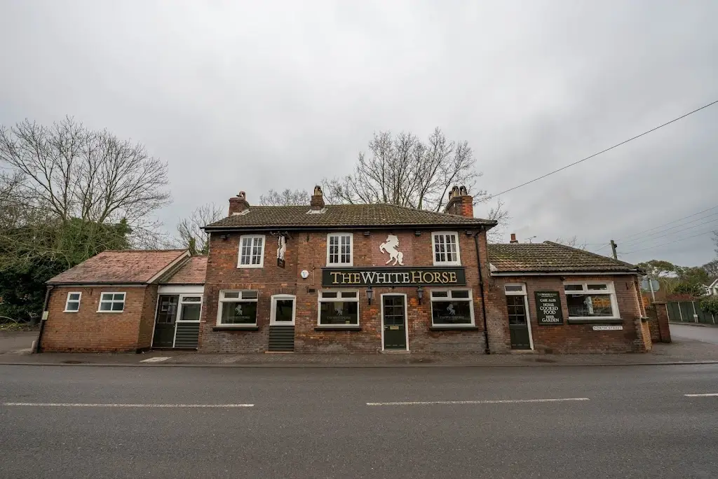 The White Horse_Headcorn_slider_image_2