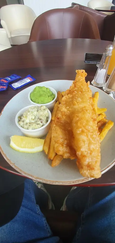 Jorge Saldaña_Waterside Bar & Restaurant_Headcorn_review