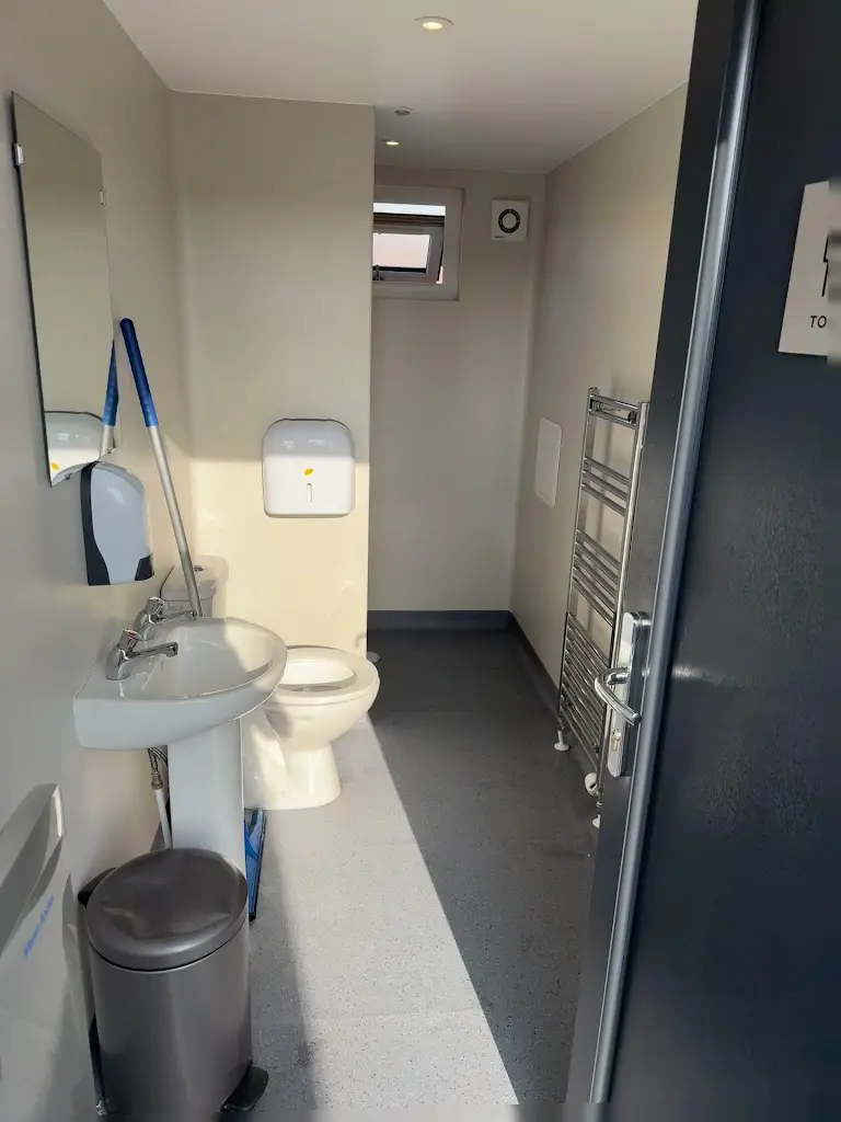 Aidanas Arlauskas_The Stockyard Truckstop_Hellaby_review