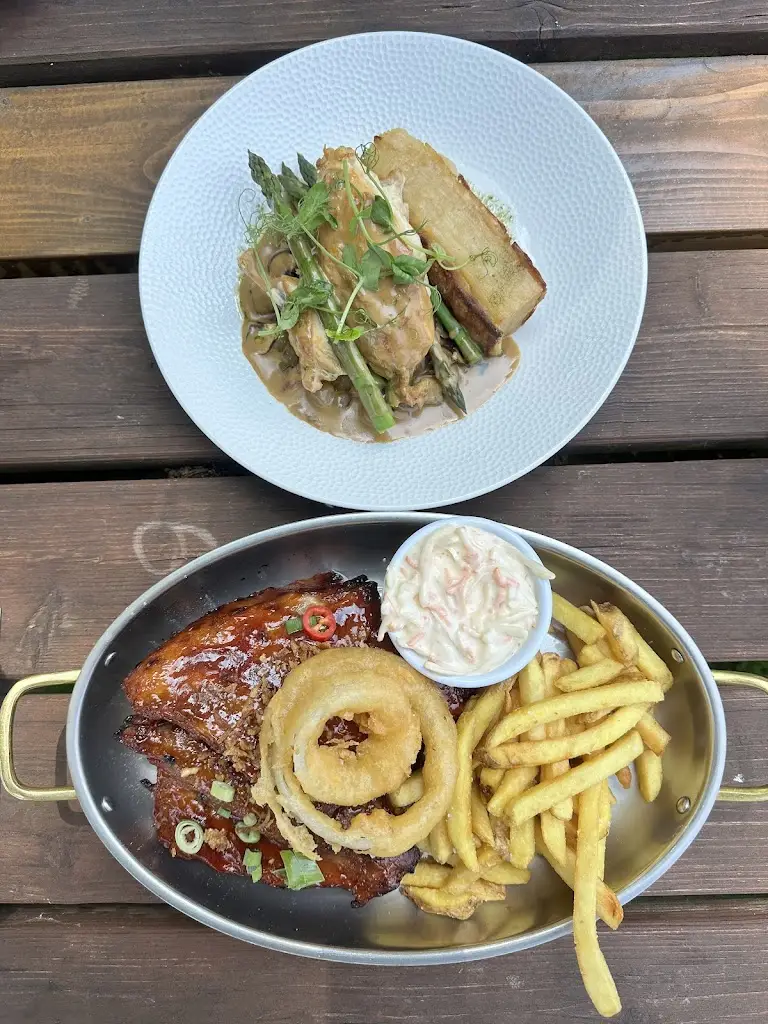 The B Morel's_Bucks Arms_Aylsham_review