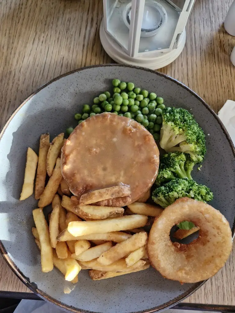 Gary Herring_West Norfolk_Heacham_review