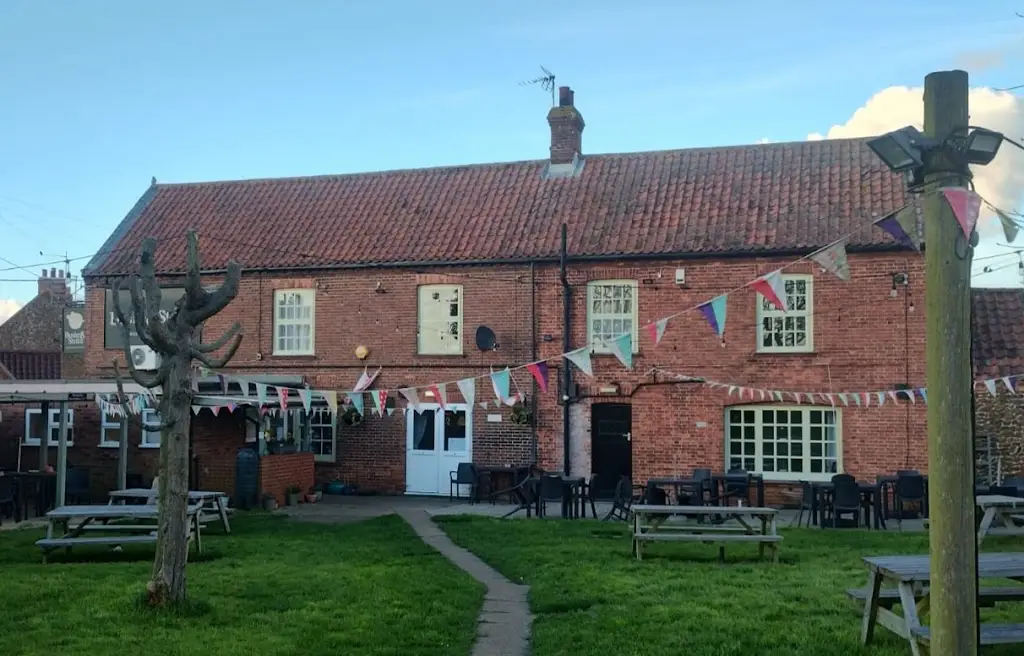 Stephen Shilton_Bushel & Strike_Heacham_review