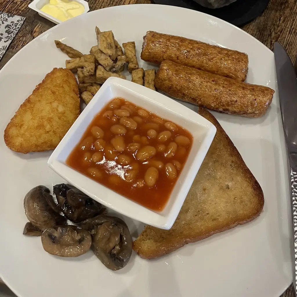 Beth Hewis_The Terrace_Heacham_recensione