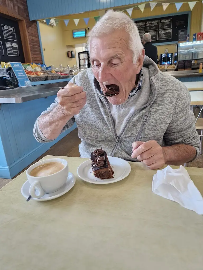 Geoff Thomas_Whistlestop Café Aylsham_Aylsham_review