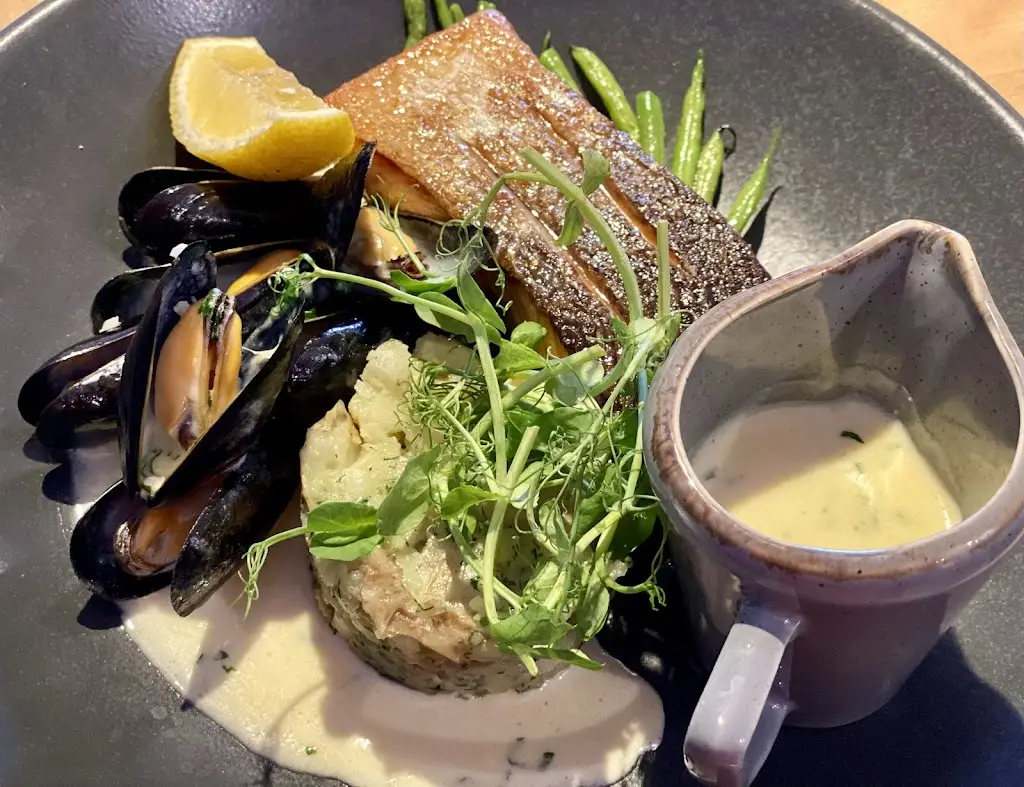 Chives Wine Bar & Brasserie_Heacham_slider_image_3