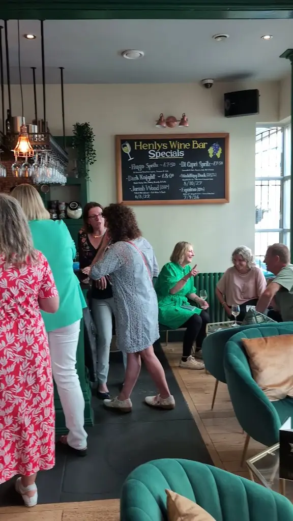 Henlys Wine Bar & Bistro_Helston_slider_image_2