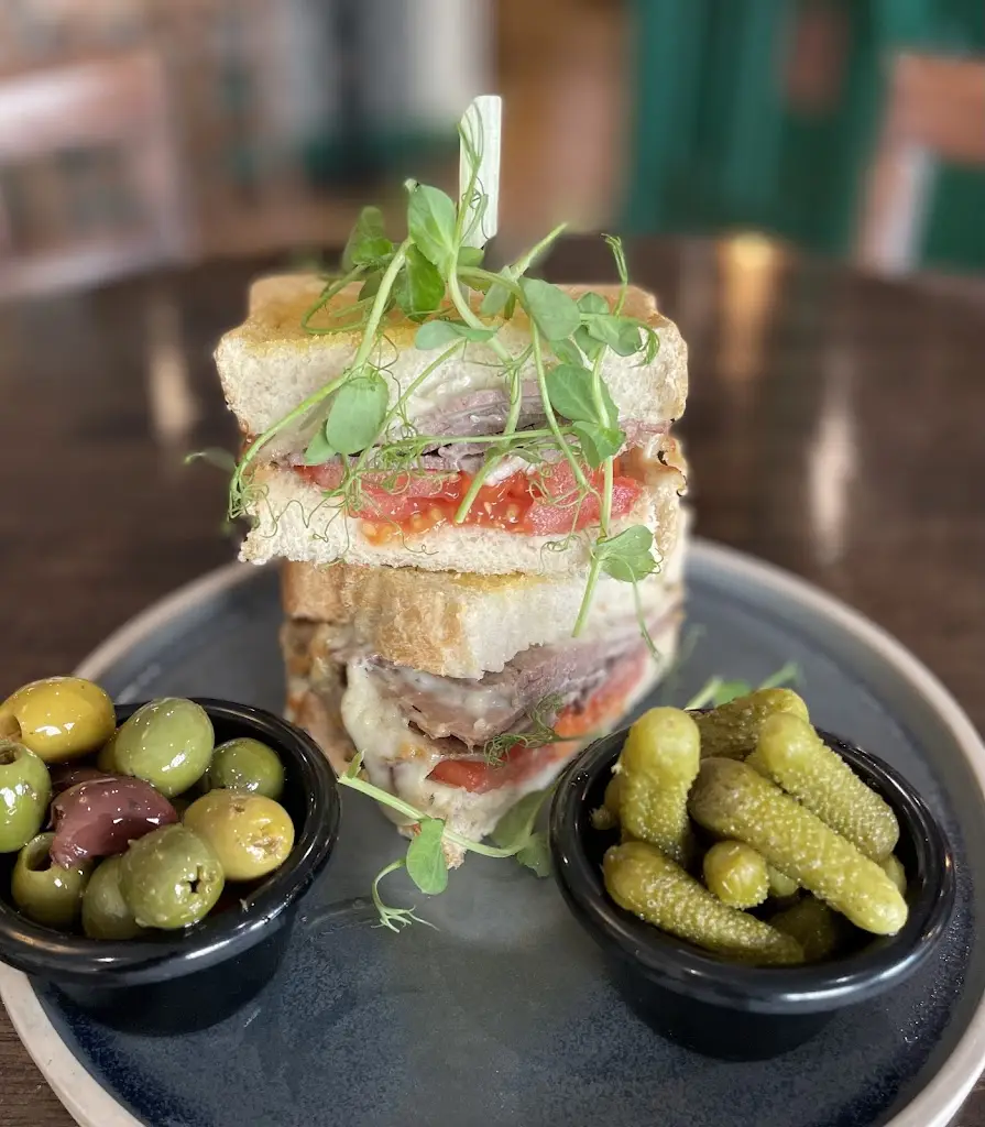 Henlys Wine Bar & Bistro_Helston_slider_image_3