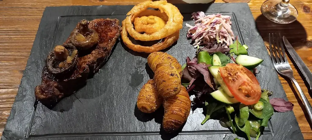 Luna Trimming_Ka-Boom Steak and Fish Restaurant_Helston_review