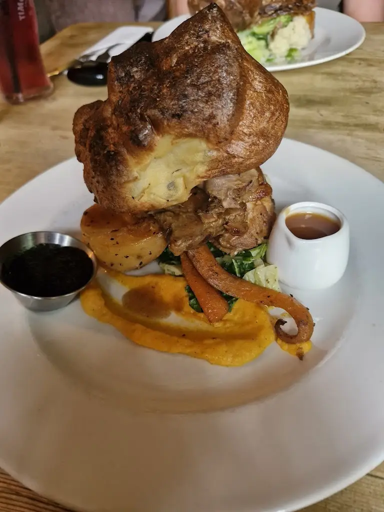 Jim 8083_Axe and Compass_Hemingford Grey_review