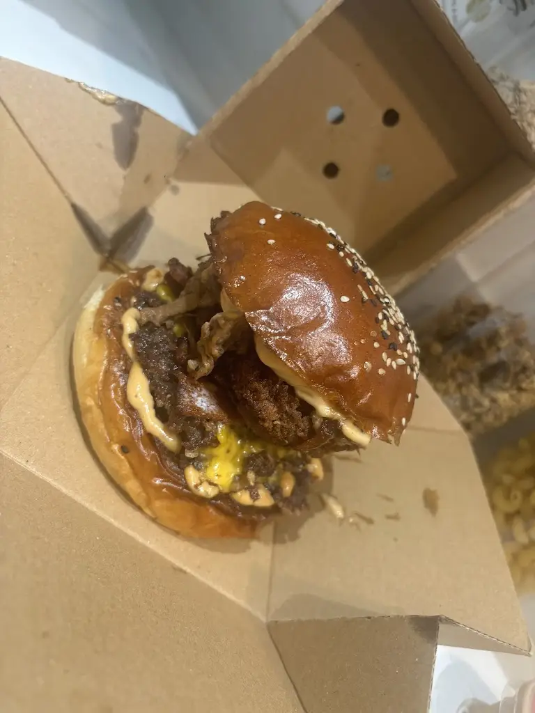 Charlotte Nixon_BOUFFAGE_Heanor_review