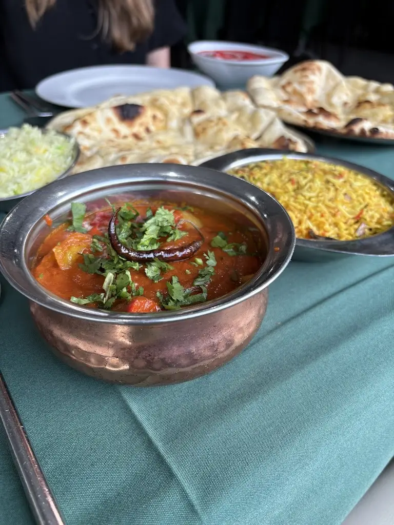 The Bay Leaf Luxury Indian Restaurant_Heanor_slider_image_3