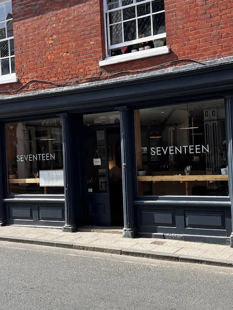 Vhari Russell_SEVENTEEN_Aylsham_review