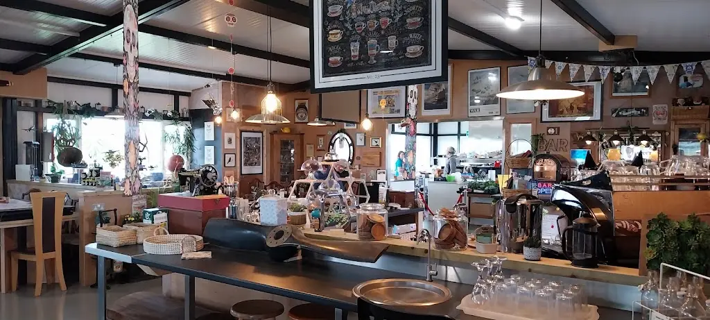 Henstridge Airfield Clubhouse Cafe restaurant in Henstridge