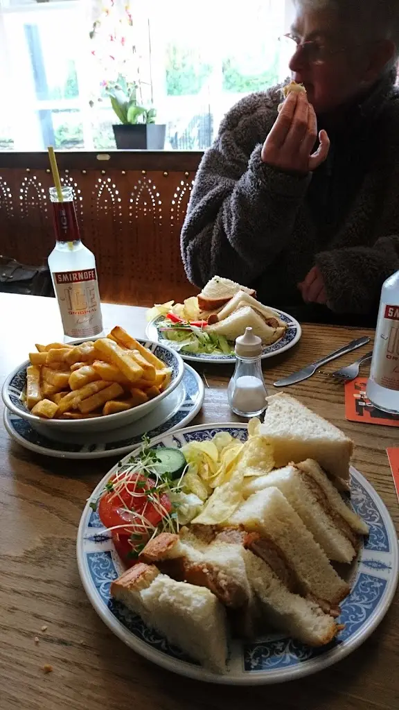 Menu_Bird In Hand_Henstridge_image_2