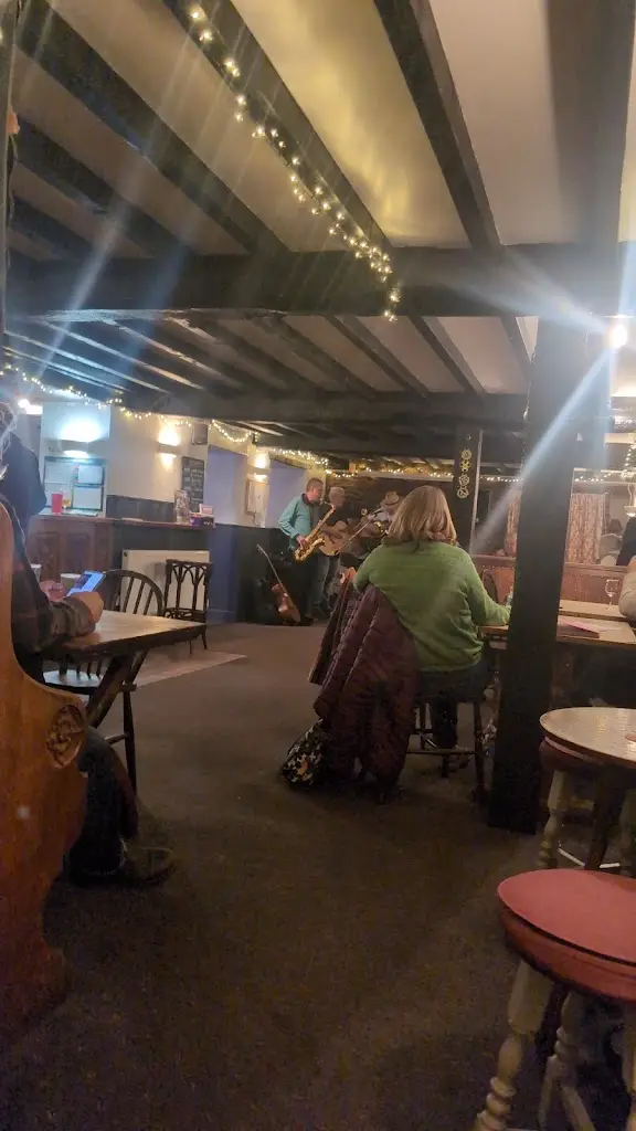 Bird In Hand_Henstridge_slider_image_3