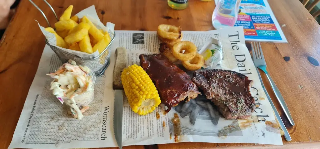 Leon Stapleton_The Lacon Arms_Hemsby_recensione